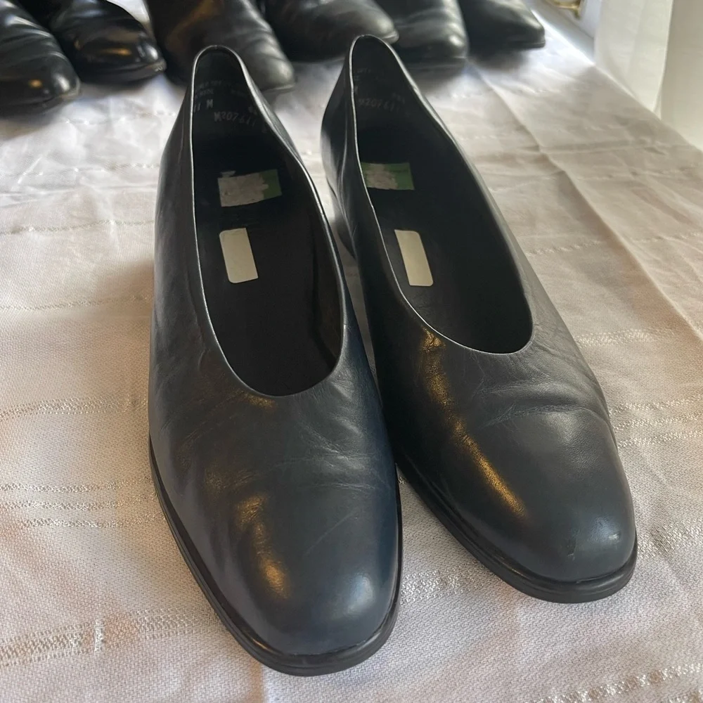 Munro Navy Blue Block Heeled Pumps 11 - Picture 4 of 13